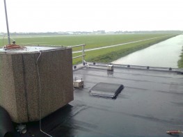 Baanstation 2 met uitzicht op de landingsbanen